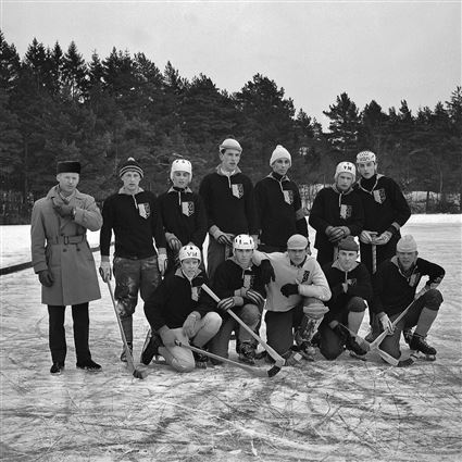 Reddens IF:s juniorlag samlade på Persborgsgölen i Ronneby 1964.