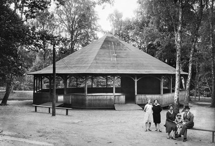Dansbanan vid Silverforsens festplats i Sörby, tidigt 1930-tal.