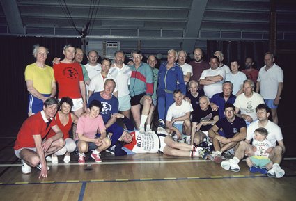 Morgonpigga motionärer i Ottefoglarne i Kallinge Sporthall, 1991.