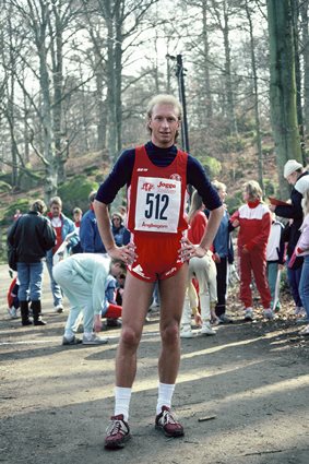 Peter Olsson, FIF Gnistan, segrare i DM i terränglöpning i Brunnsskogen, april 1989.