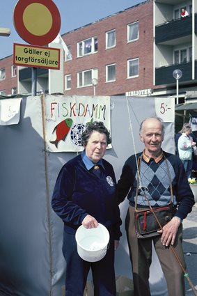 Sonja och Hilding Nyman på vårmarknaden vid torget i Kallinge, maj 1991.