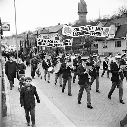 Demonstration på Första Maj, Kungsgatan i Ronneby, 1969.